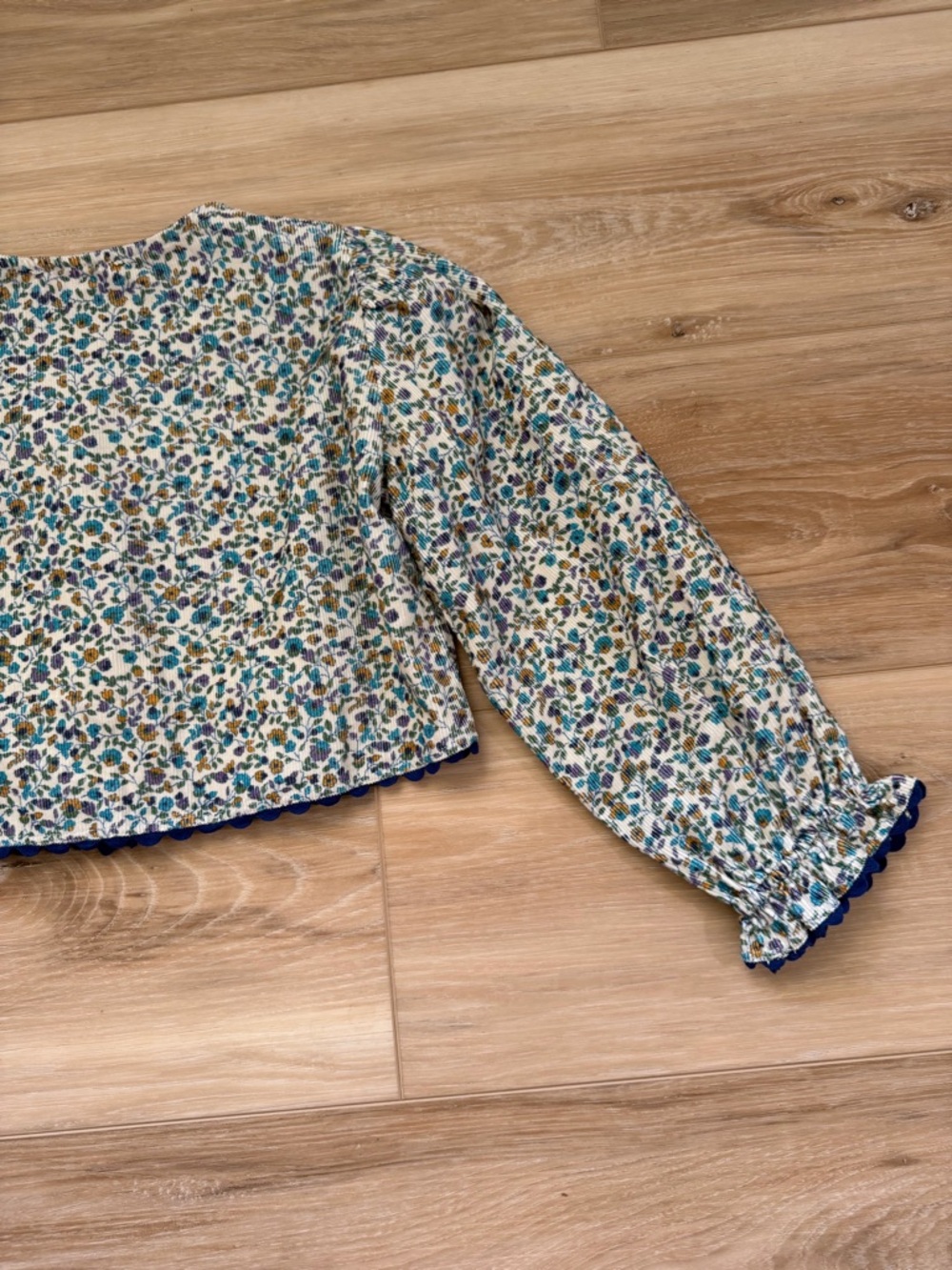 Blue Floral Cropped Top - Kids - Picture 14 of 16